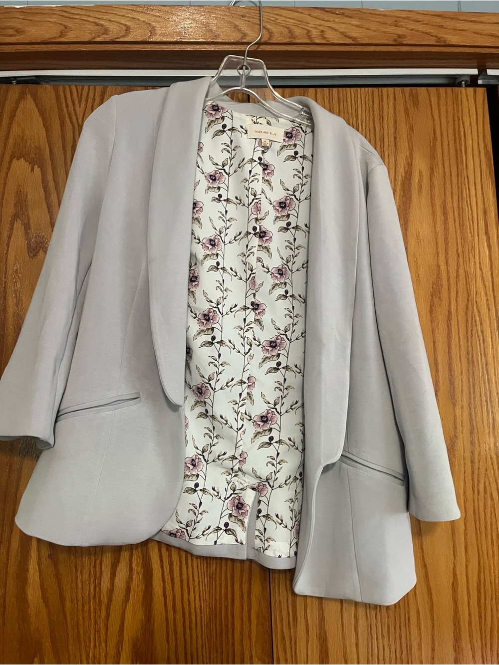 Skies Are Blue Light Gray Floral Lined Open Front Blazer M